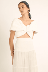 CROPPED ALAMANDA - THE WILD SHOWCASE