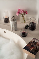 Vaina Pitcher Water - THE WILD SHOWCASE