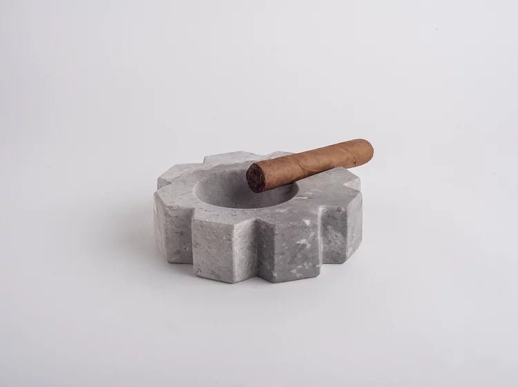 Tauro Ashtray for Cigar – THE WILD SHOWCASE