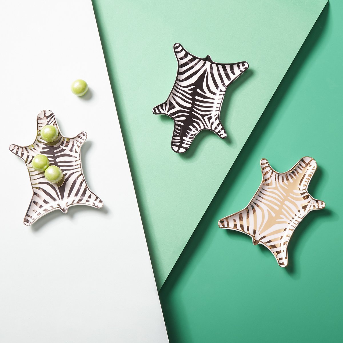 ZEBRA STACKING DISH – THE WILD SHOWCASE